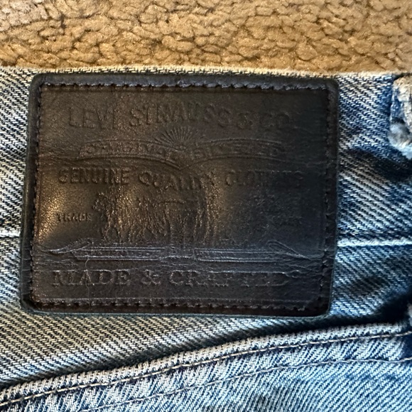 Levi’s women’s Column Jeans made with Organically grown cotton. - Picture 6 of 6